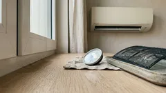 Klimaanlage wirkt kaum? Warum „Entfeuchten“ bei schwüler Hitze oft mehr bringt – und was du kurz prüfen solltest